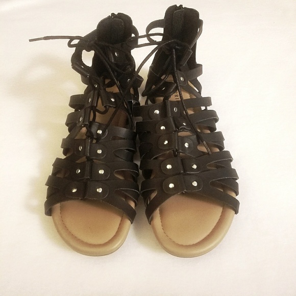 black gladiator sandals size 11